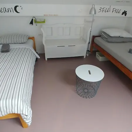 Hostel Goodlebang
